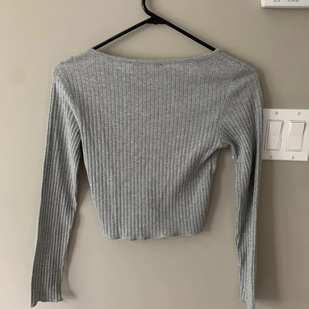 Gray Ribbed Top - Picture 2 of 2